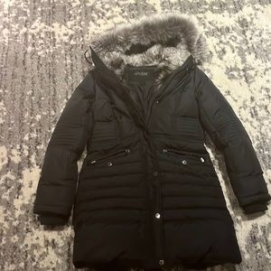 Women’s black puffer